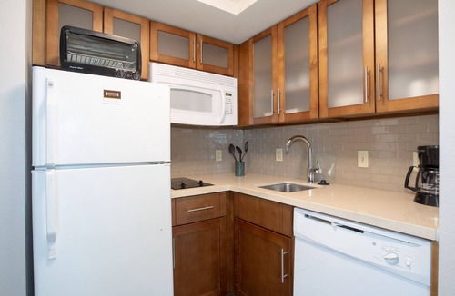 Dupont Apartment | Suite Near Denver Airport | Free Shuttle+Breakfast