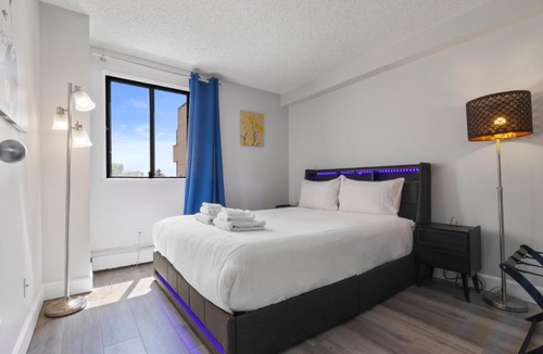 Beltline Apartment | Suite near Downtown, BMO, Stampede, Free Parking
