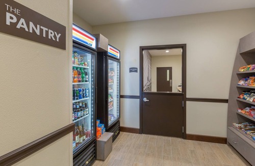 Fremont Apartment | Suite Near Downtown. Breakfast, and Pool Access!