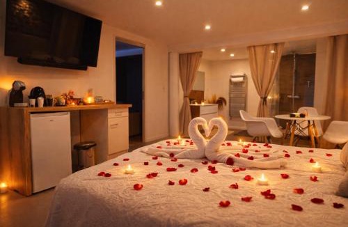 Saint-Joseph Bed & Breakfast | Suite Privé avec Spa haut de gamme, Salle de Cinéma, Massage etc