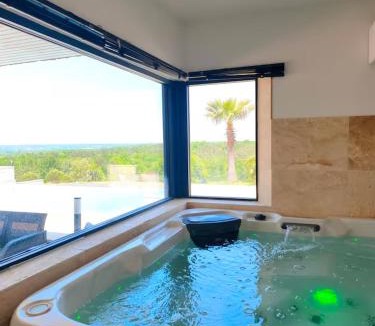 Saint-Nexans House | Suite Privative Jacuzzi Sauna de la Villa Del Castagnol