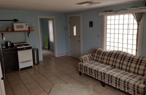Biggs Field Hotel | Suite Red Wolf