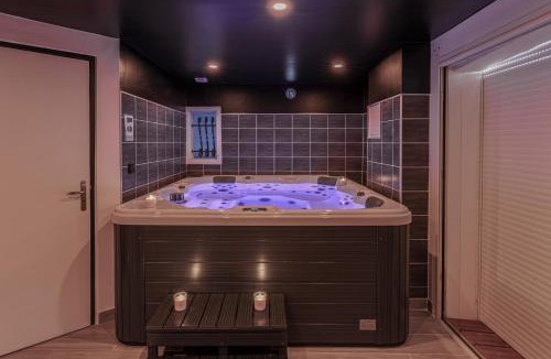 Rousson Villa | Suite romantique LMF SPA intérieur piscine privés jardin et lit King size