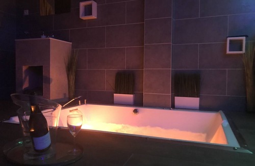Centre Sud Apartment | Suite Room de Luxe with spa by Jordan's collection