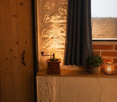 Coligny Apartment | Suite spa Romantique avec piscine privée cosy clim