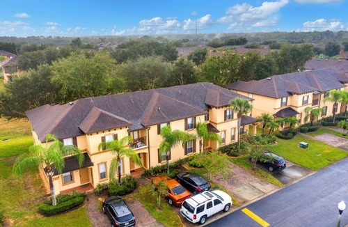 Regal Palms House | Suite Spot
