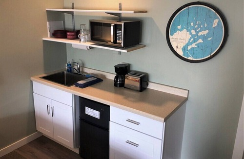 Madeline Island Apartment | Suite Three at La Pointe Lodging