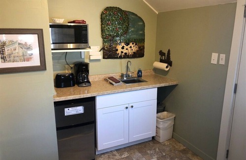 La Pointe Apartment | Suite Two at La Pointe Lodging
