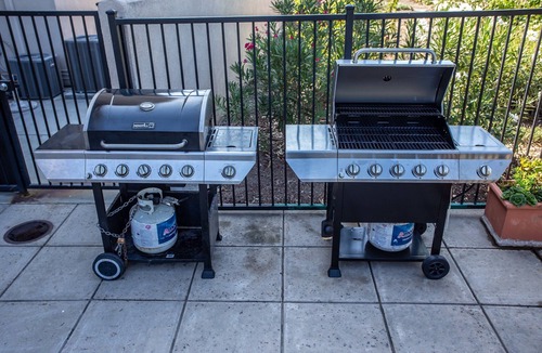 Milpitas Apartment | Suite w/Full Kitchen | Pool, Breakfast, & More