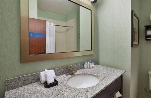 South Bend Hotel | Suite w/Full Kitchen & Free Breakfast – Ideal for Extended or Short Stays