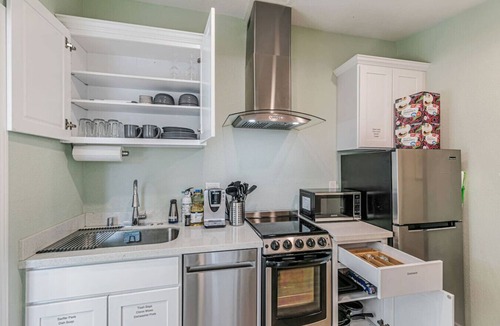 Sunnyvale Condo | Suite Walking Distance To Levi`s Stadium