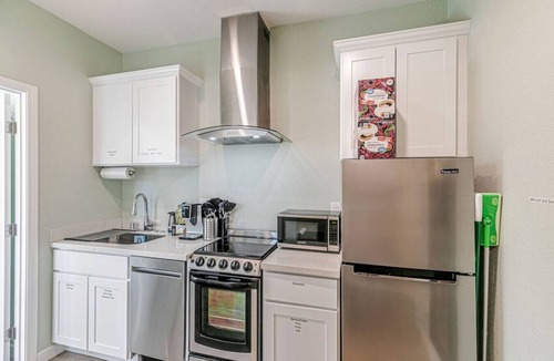 Sunnyvale Condo | Suite Walking Distance To Levi`s Stadium