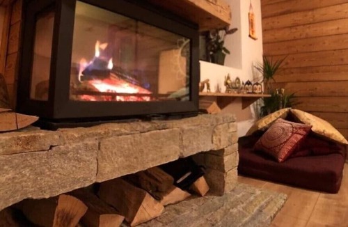 Castagnea Bed & Breakfast | Suite with mountain view in a Charming B&B, “La Guardiana” at Oasi Zegna/hottub