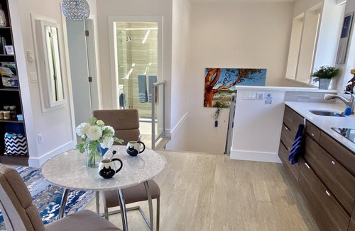 Langdale House | Suite with ocean views, hot tub and nearby beach (pls read description fully).