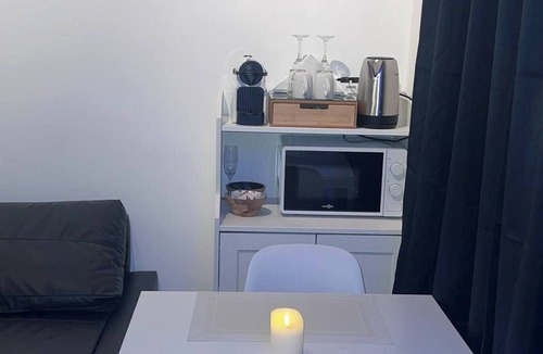 Jemeppe-sur-Meuse Apartment | Suite With Private Jacuzzi