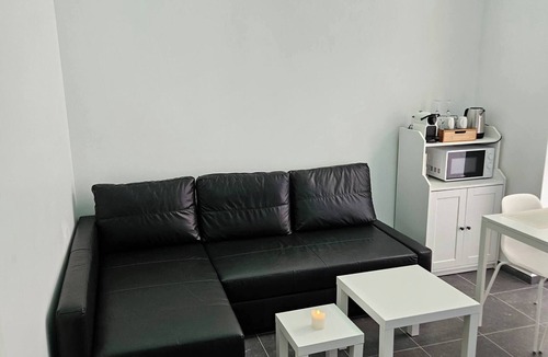 Jemeppe-sur-Meuse Apartment | Suite With Private Jacuzzi