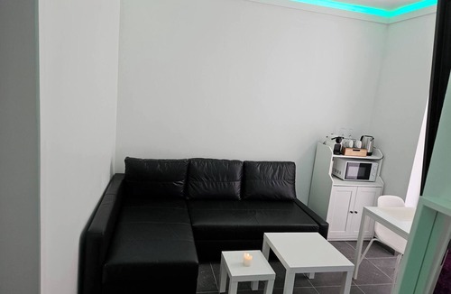 Jemeppe-sur-Meuse Apartment | Suite With Private Jacuzzi