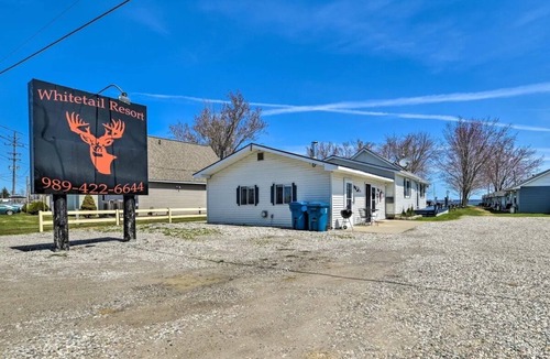Houghton Lake Apartment | Suite with Shared Private Beach! PET FRIENDLY!