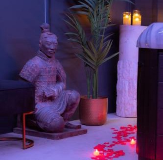 Ans Apartment | SuiteDreams - Ruby Suite Liège