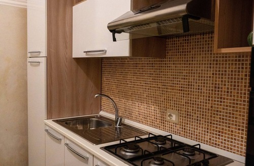 Bari City Centre Apartment | SuiteHouse78-Elegant Central Apartment with Private Garden, near Bari Old Town