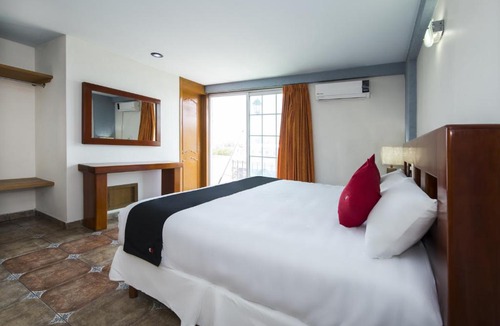 Irapuato Hotel | Suites de Reyes
