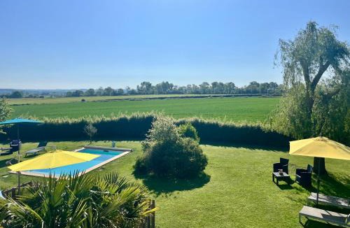 Bures Bed & Breakfast | SUITES EN PERCHE avec piscine-Proche Mortagne