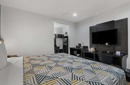 Central Escondido Hotel | Suites Escondido CA