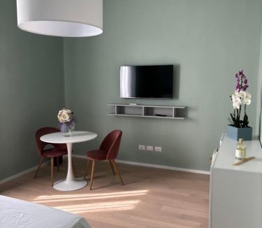 Empoli Apartment | Suites Roma 85