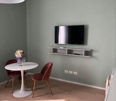 Empoli Apartment | Suites Roma 85