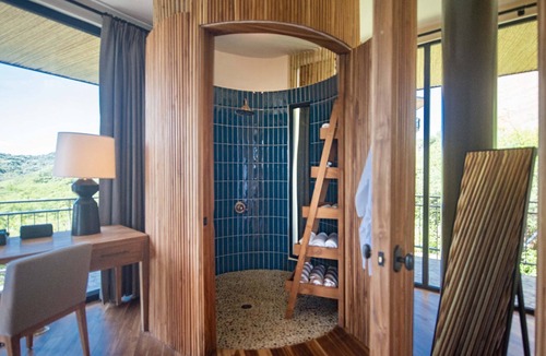 Santa Barbara Hotel | Suitree Experience Hotel