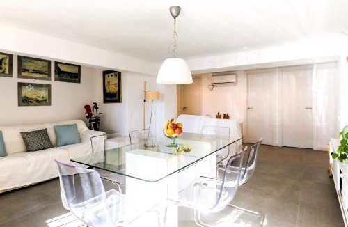 El Roc de Sant Gaieta Apartment | Suitur beachfront apartment Roc de Sant Gaietà