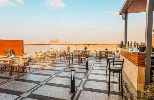 Pyramids Gardens Hotel | Sultan Pyramids View INN