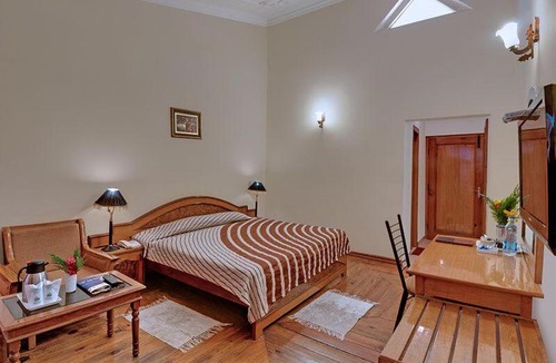 Kausani Hotel | Suman Royal