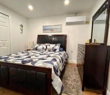 Colonial Hills Apartment | Summer Breezes
