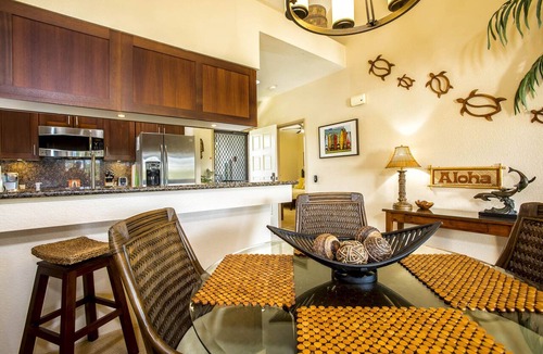 Wailea Condo | Summer Deal Wailea Condo with Pool Jacuzzi and Walk to Beaches