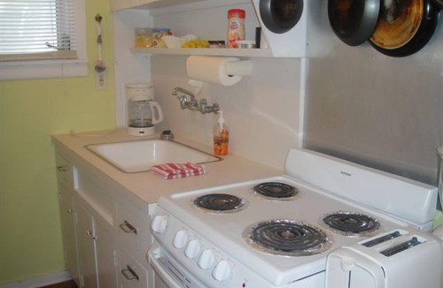 Old Town Cottage | Summer Discounts-Conch Republic Consul Cottage.-Pool-Historic District-Parking