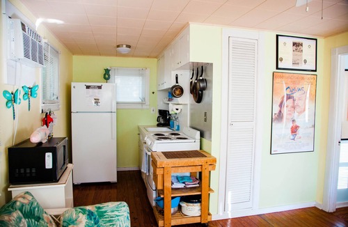 Old Town Cottage | Summer Discounts-Conch Republic Consul Cottage.-Pool-Historic District-Parking