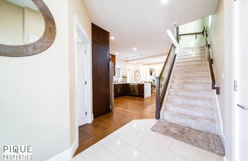 Mayfield Apartment | Summer Haven - HotTub - FireTable - KingBed - BBQ - Sleeps8