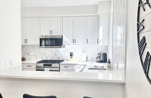 La Quinta Villa | Summer hide-a-way! Renovated 3bd/bath, poolside villa!