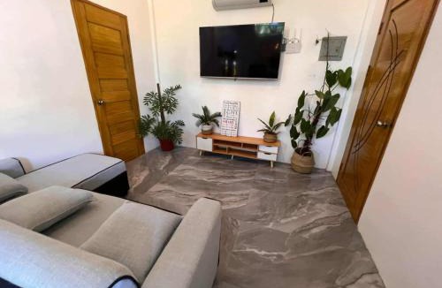 Digos City Hostel | Summer House