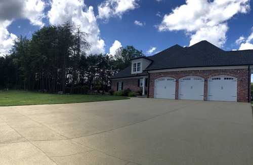 Buechel House | Summer House with Heated Outdoor Pool and Bar