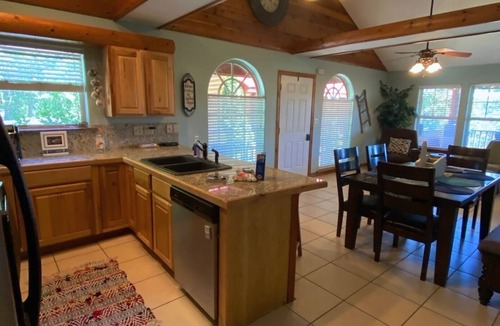 Eucha Cabin | Summer is lake time! S Grand,Dripping Springs cliff, lakeview cabin