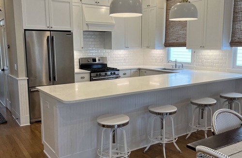Sunnyside House | Summer Magic - NEWLY RENOVATED AND NEW FURNISHINGS!