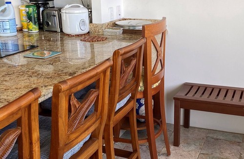 Diamond Head - Kapahulu - St. Louis Condo | Summer Prices! Diamond Head Gem 1 bdr oceanfront condo, surfing, sunset views.