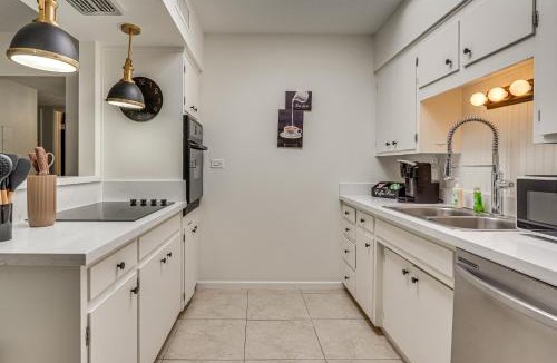 South Scottsdale House | Summer-Ready Old Town Condo w/Pool & Patio Access