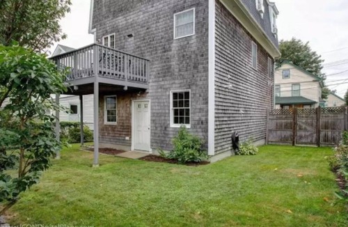 Fifth Ward House | *SUMMER RENTAL* Gorgeous, furnished 3 bedroom 1.5 bath w/garage & private deck