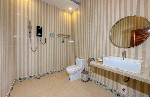 Krong Kaeb Hotel | Summer Resort
