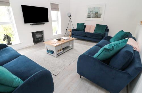 Dunstan House | Summer Rose