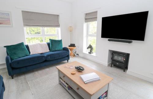Dunstan House | Summer Rose
