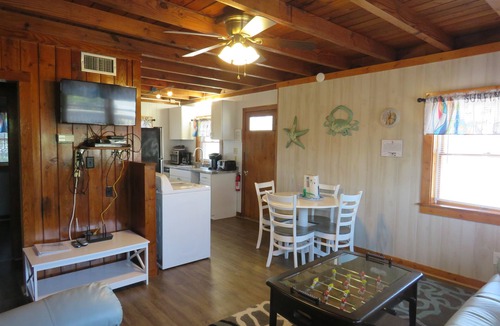 South Nags Head House | Summer Special/RIGHT ACROSS from OCEAN/Fenced yard/pet friendly